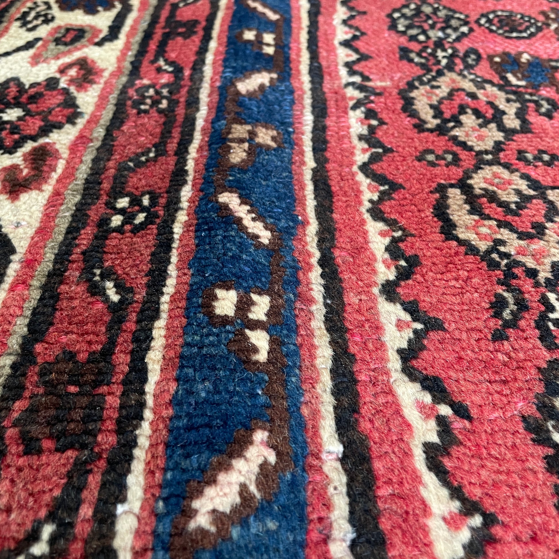 309 x 204 cm | Persian Hamadan Rug (Old 1970)