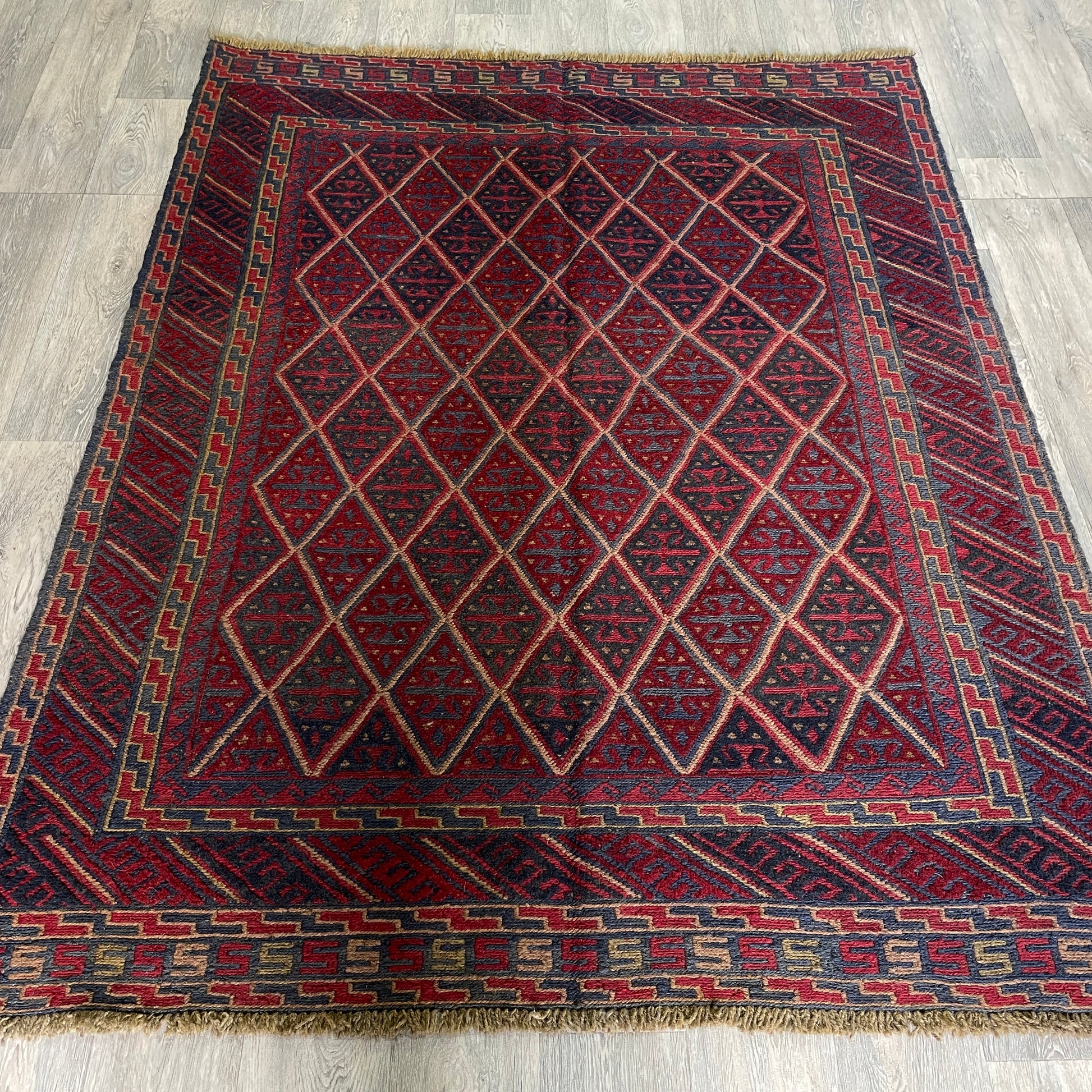 194 x 150 cm | Afghan Mushwani Rug