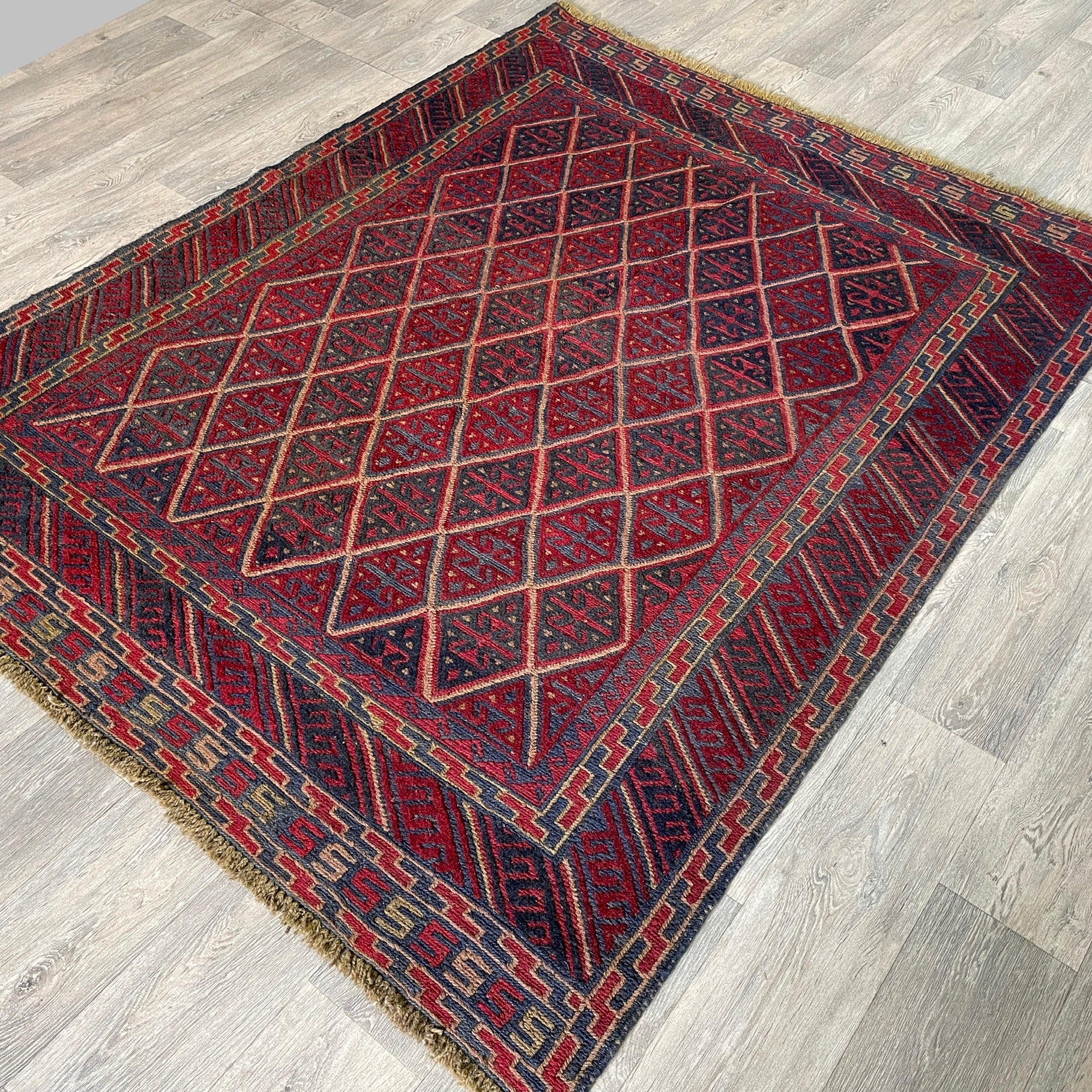 194 x 150 cm | Afghan Mushwani Rug