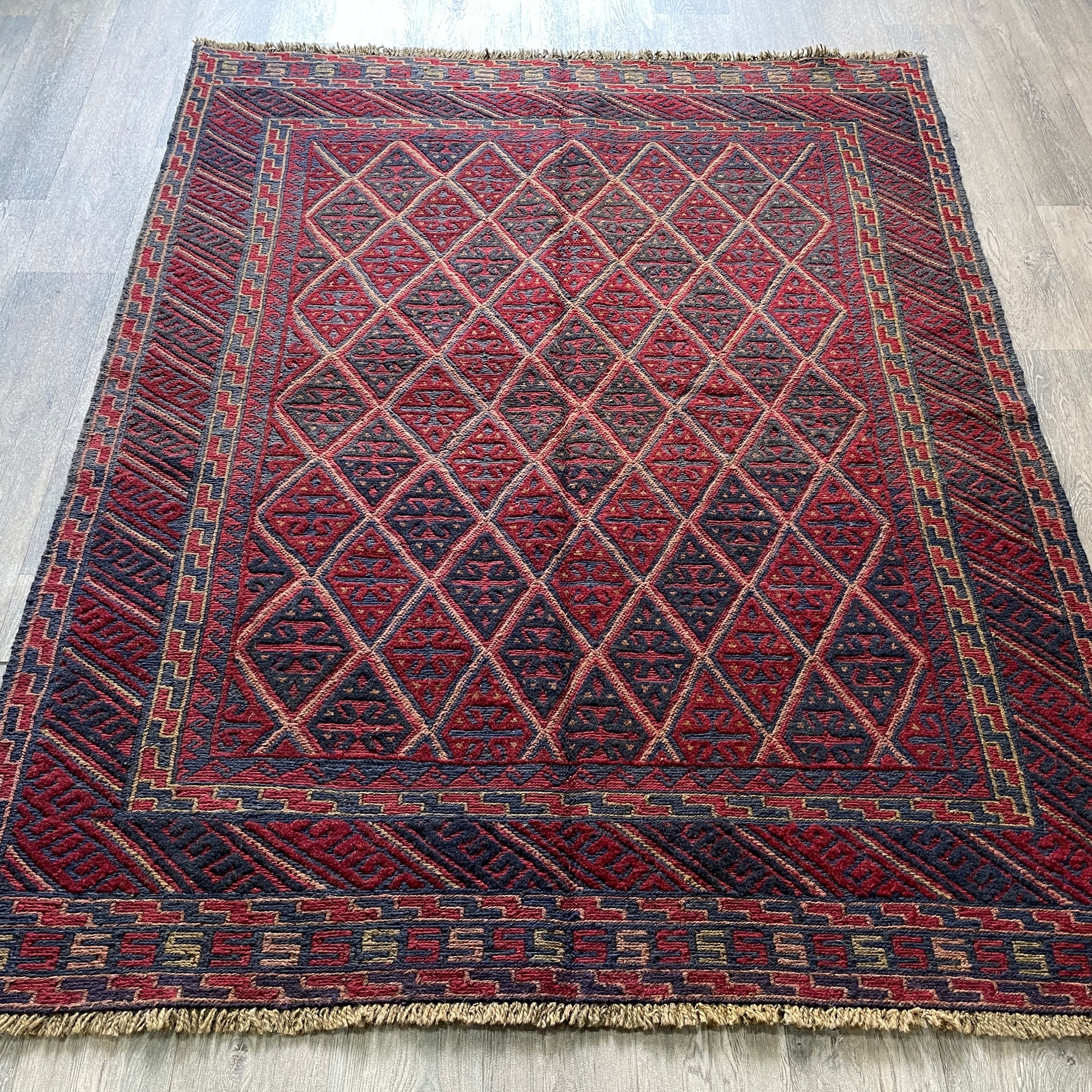 194 x 150 cm | Afghan Mushwani Rug