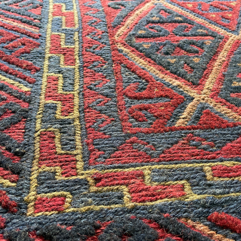 194 x 150 cm | Afghan Mushwani Rug