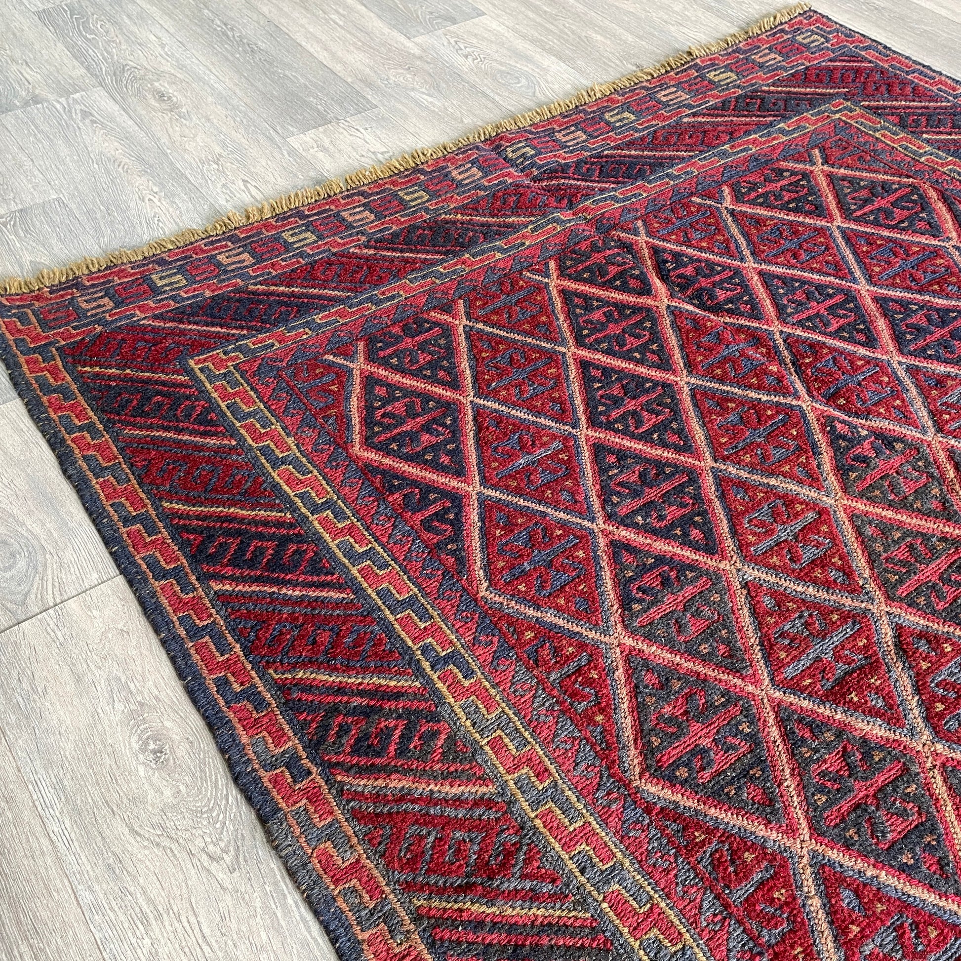 194 x 150 cm | Afghan Mushwani Rug