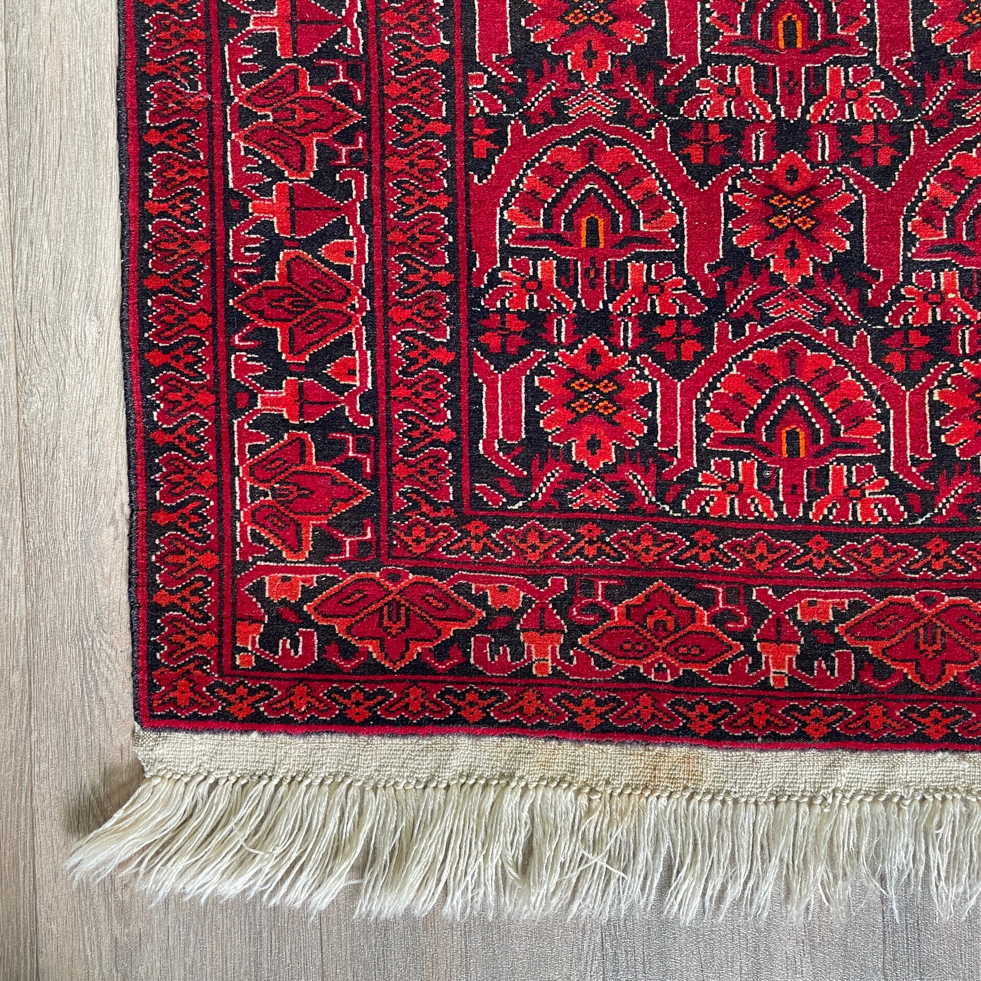 208 x 125 cm | Afghan Gul-Bagh Rug (Old 1990)
