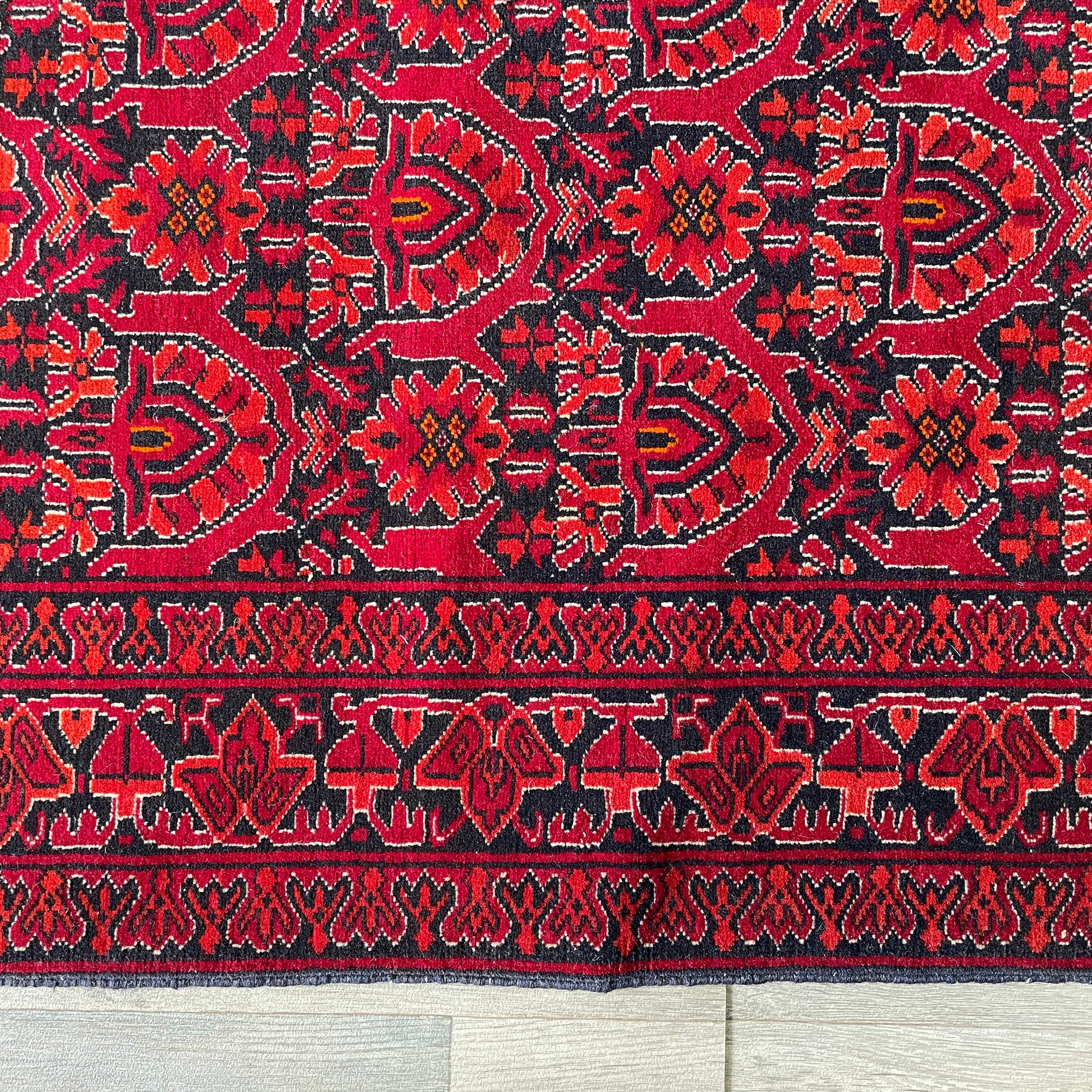 208 x 125 cm | Afghan Gul-Bagh Rug (Old 1990)