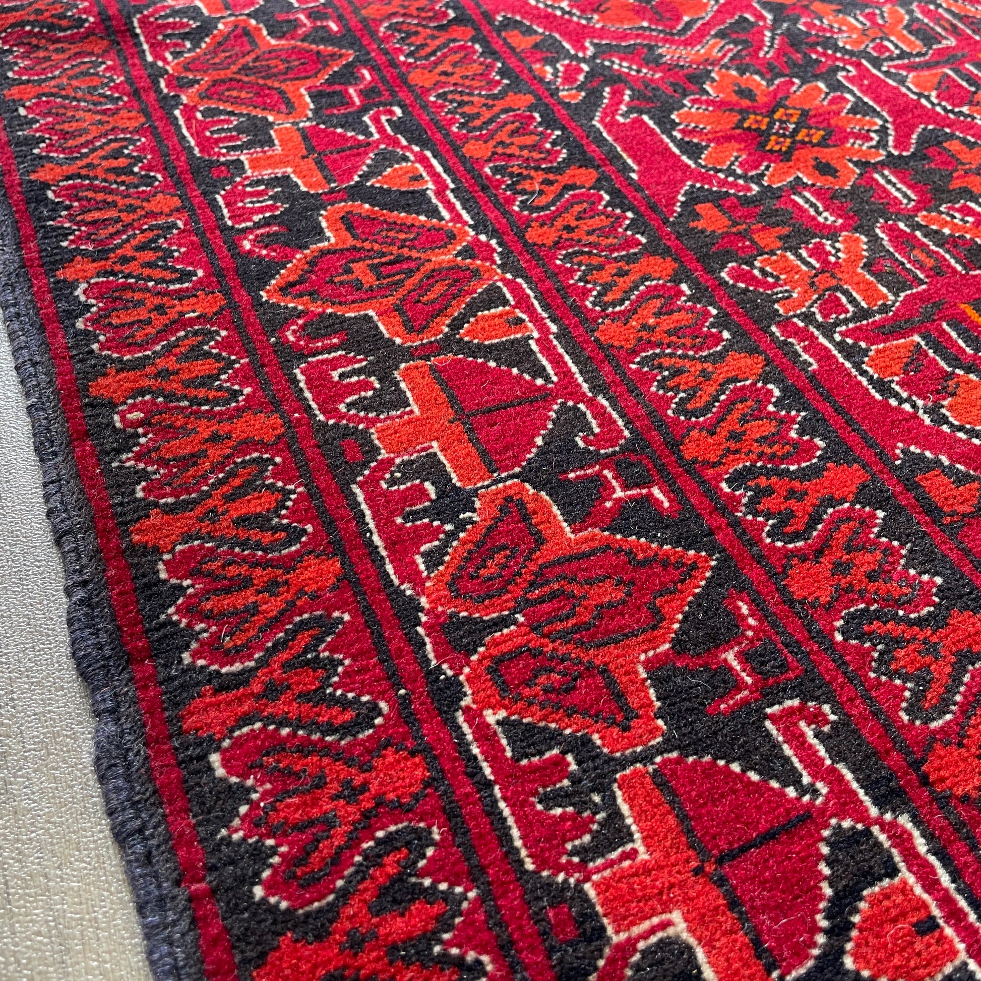 208 x 125 cm | Afghan Gul-Bagh Rug (Old 1990)
