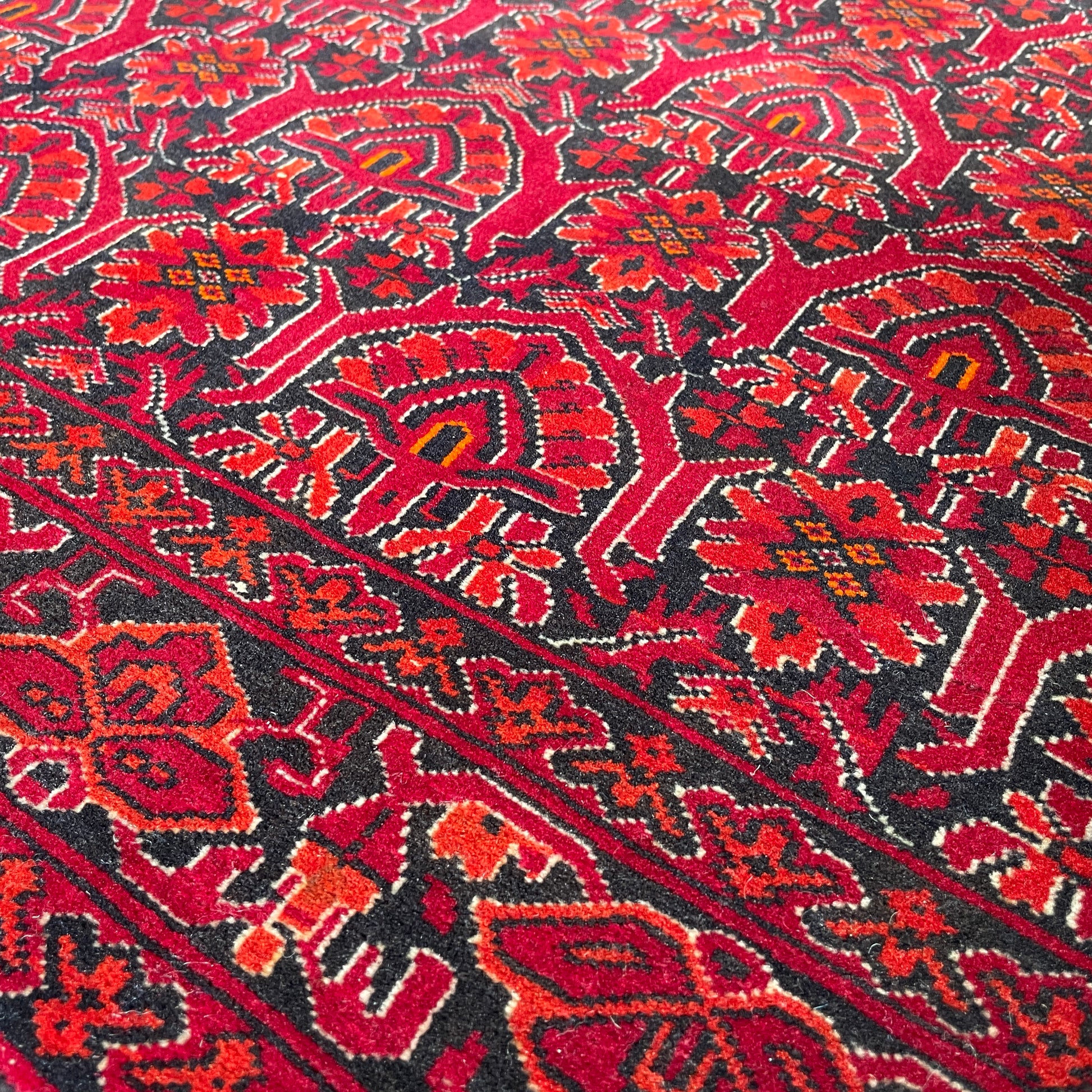 208 x 125 cm | Afghan Gul-Bagh Rug (Old 1990)