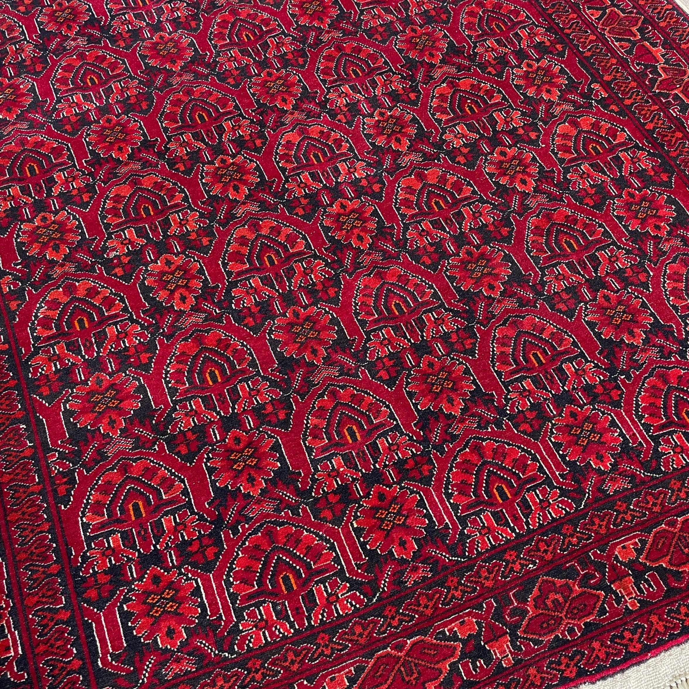 208 x 125 cm | Afghan Gul-Bagh Rug (Old 1990)