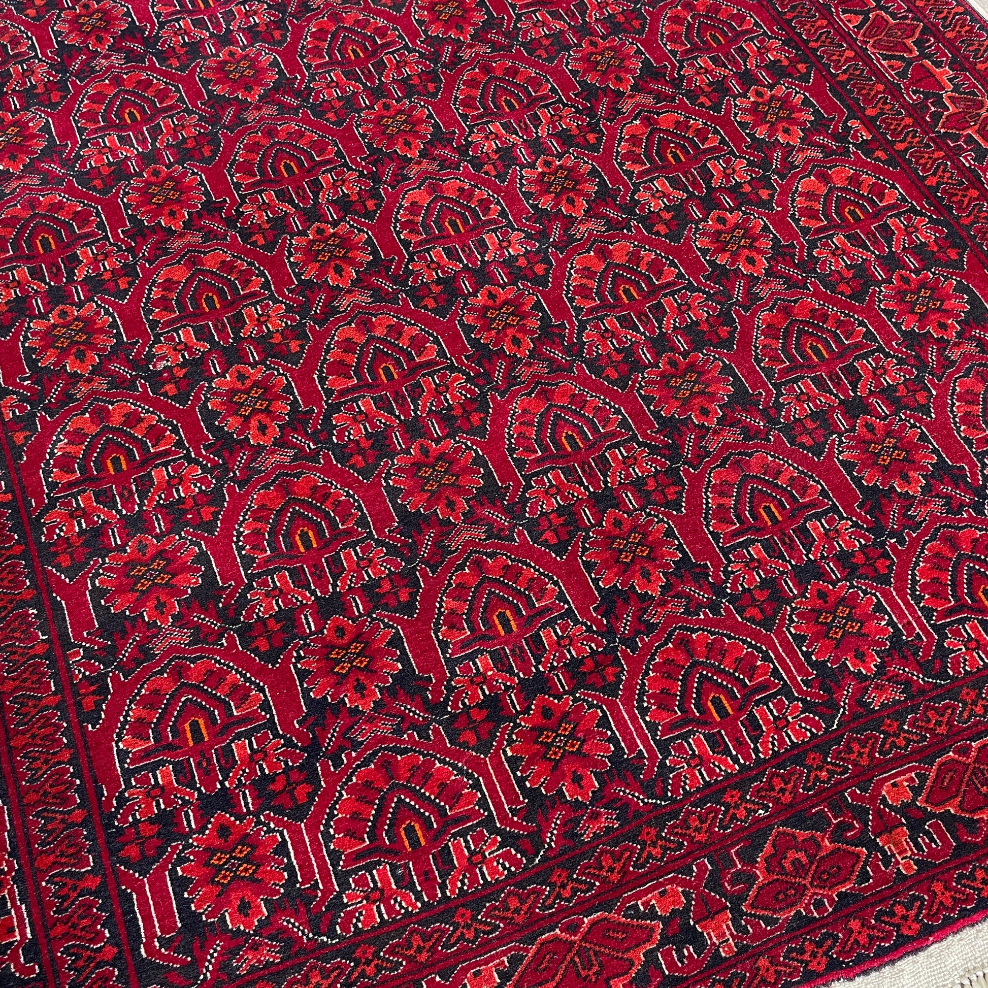 208 x 125 cm | Afghan Gul-Bagh Rug (Old 1990)