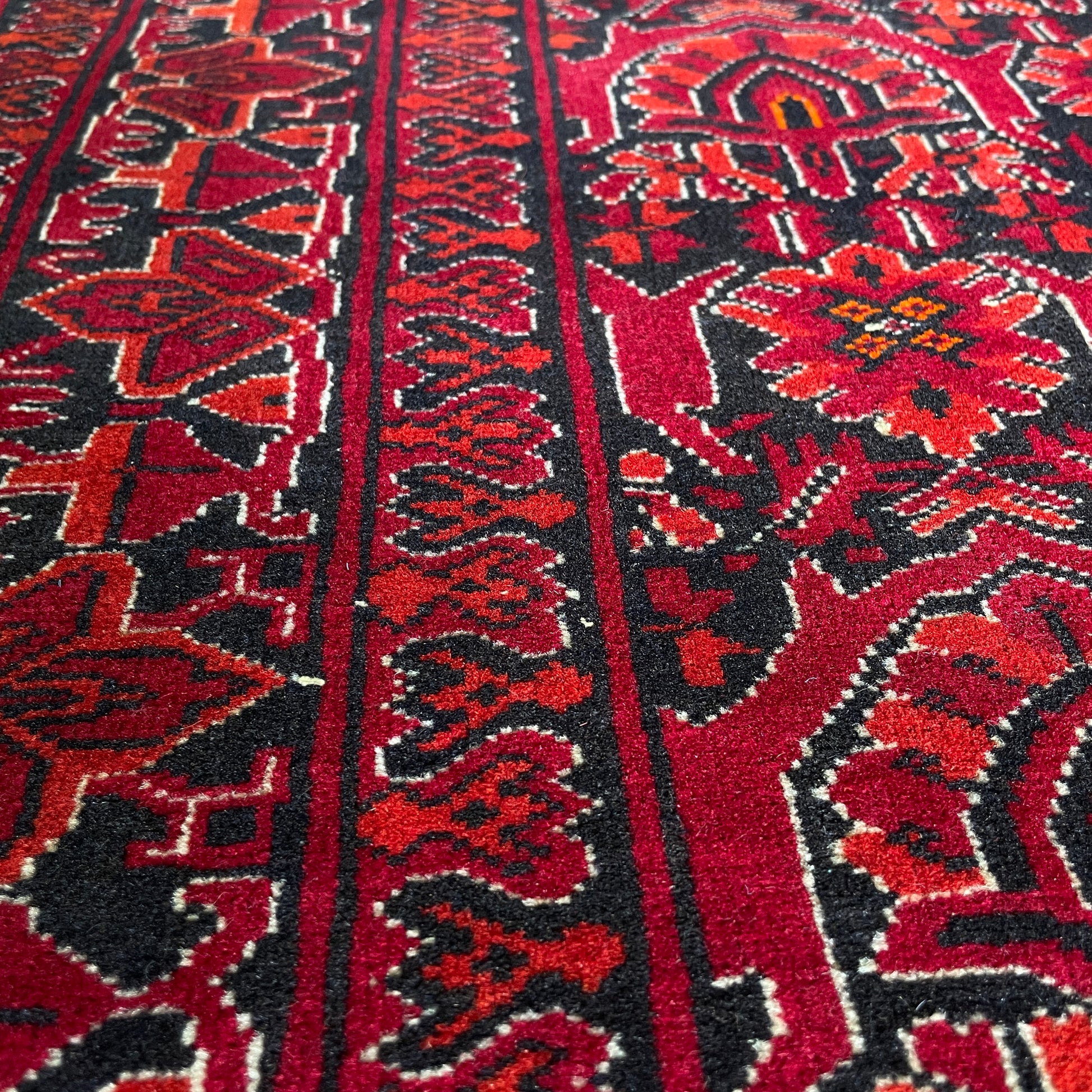 208 x 125 cm | Afghan Gul-Bagh Rug (Old 1990)